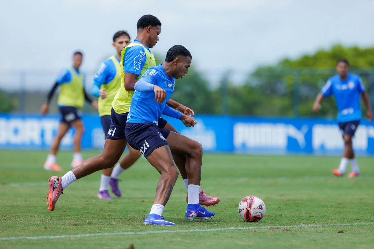 Elenco do Bahia treina em preparação para encarar o Porto-BA por Rafael Rodrigues/ECB