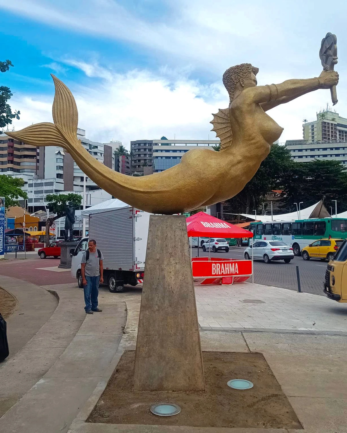 Escultura de Tatti Moreno fica instalada no Largo da Mariquita por  Instituto Argolo e Bruno Concha/Secom PMS