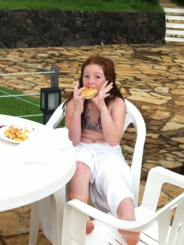 Ex-Carrossel, Victória Diniz quando criança por Reprodução/Redes Sociais 