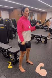 Ivete Sangalo treina pesado por Reprodução