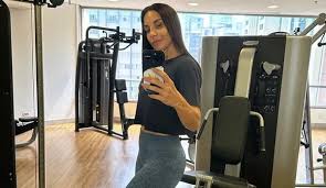 Ivete Sangalo treina pesado por Reprodução