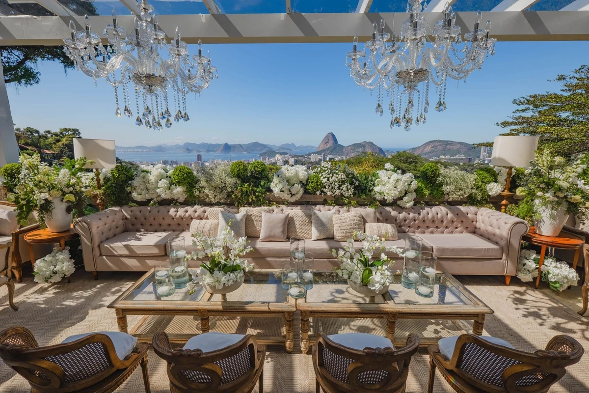 Mansão Alvite: Varanda por Mansão Alvite/Site oficial