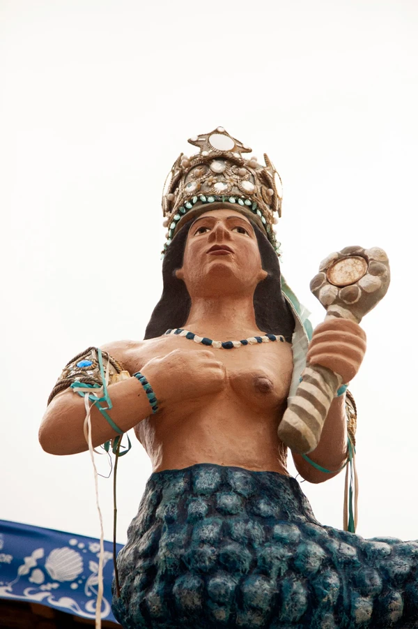 Quem pintou Iemanjá? por Sora Maia