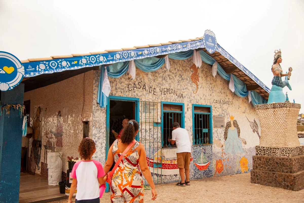 Quem pintou Iemanjá? por Sora Maia