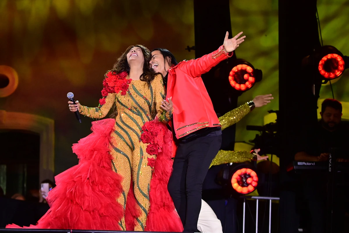 Silvânia troca cinco vezes de figurino e brilha em gravação com Berg no Pelourinho por Leo Franco/AgNews