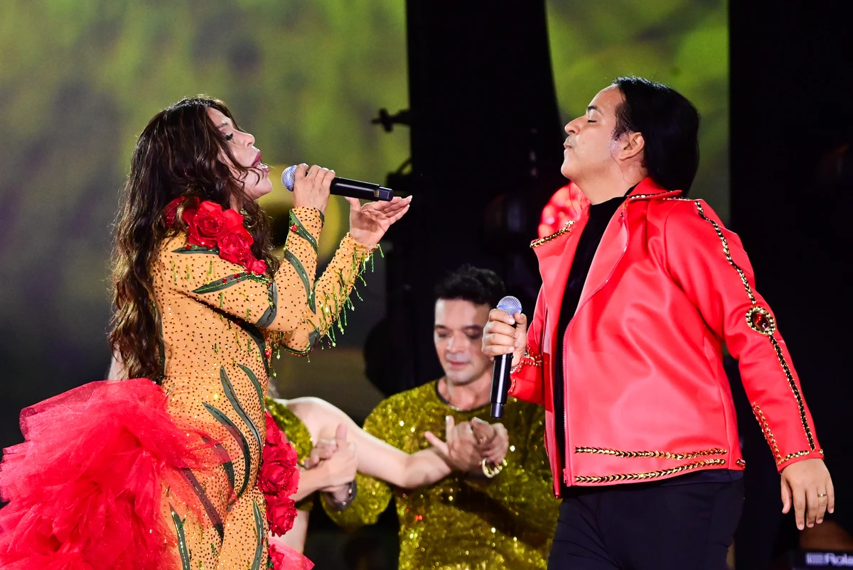 Silvânia troca cinco vezes de figurino e brilha em gravação com Berg no Pelourinho por Leo Franco/AgNews