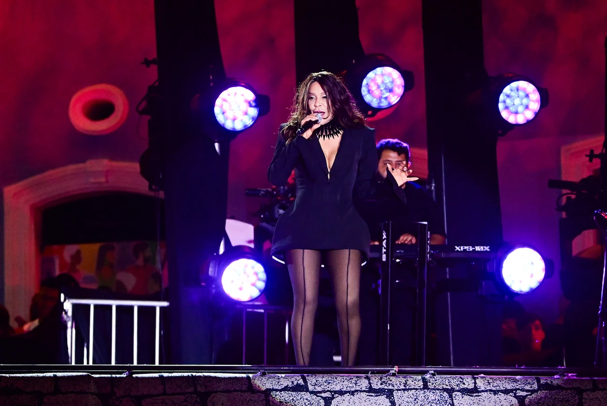 Silvânia troca cinco vezes de figurino e brilha em gravação com Berg no Pelourinho por Leo Franco/AgNews