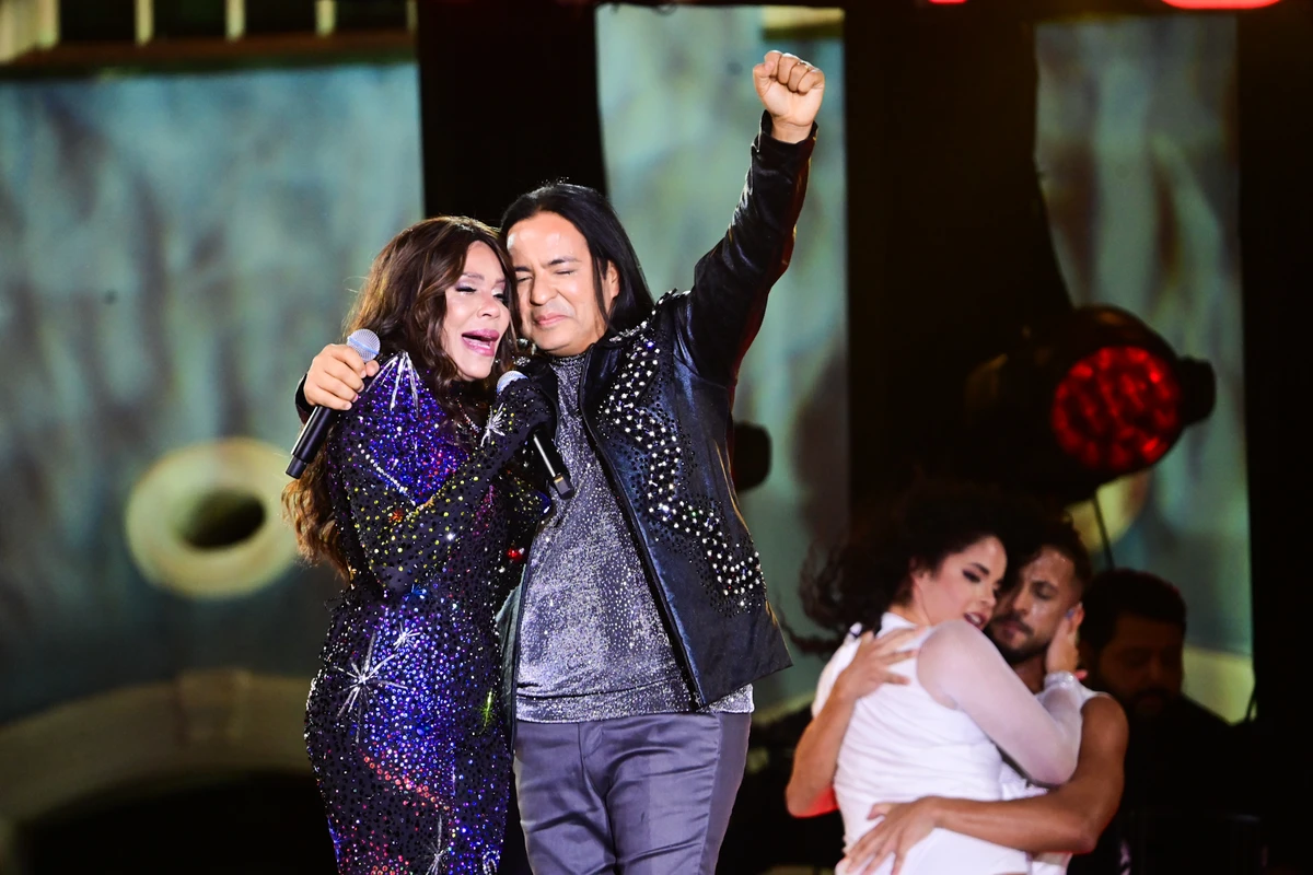 Silvânia troca cinco vezes de figurino e brilha em gravação com Berg no Pelourinho por Leo Franco/AgNews