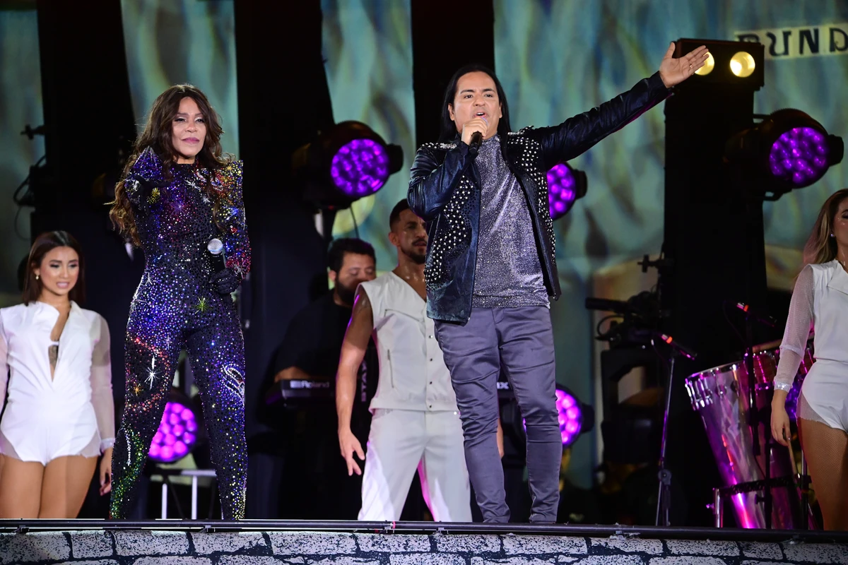 Silvânia troca cinco vezes de figurino e brilha em gravação com Berg no Pelourinho por Leo Franco/AgNews