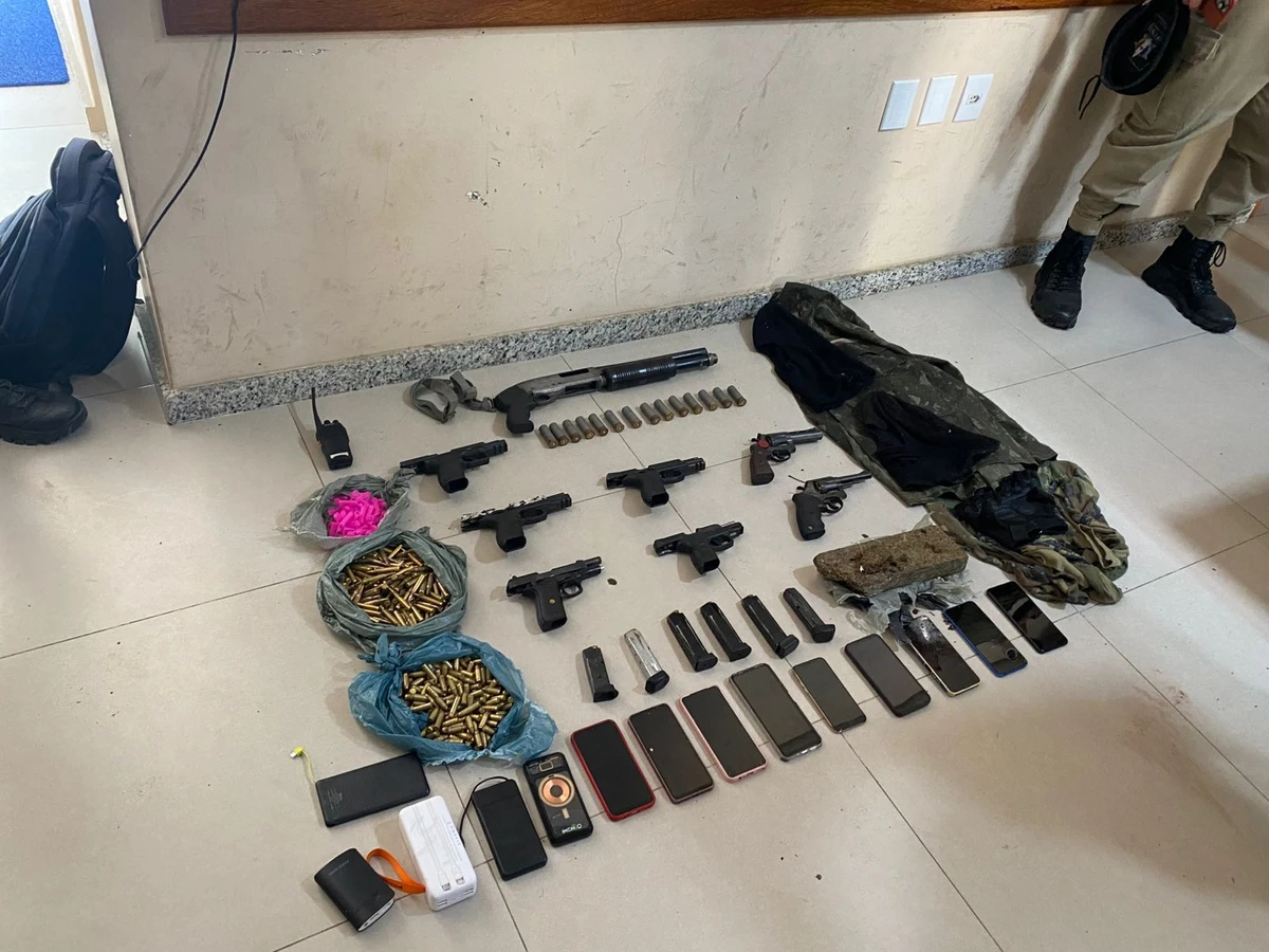 Traficantes do CV foram mortos em esconderijo no meio da mata por Reprodução