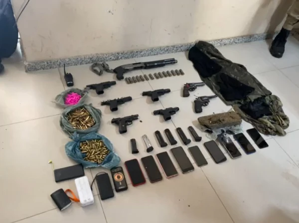 Traficantes do CV foram mortos em esconderijo no meio da mata por Reprodução