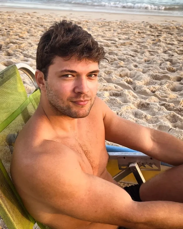 Brenno Meneghel e Maria Padilha são casados por Reprodução