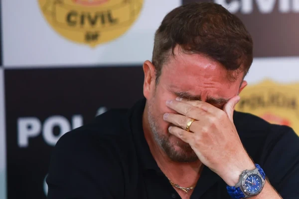 Delegado foi às lágrimas em coletiva