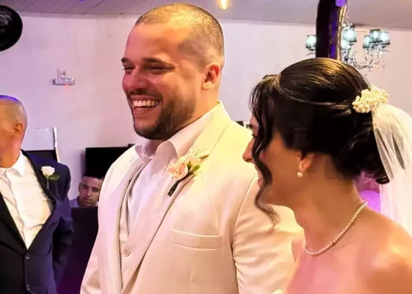 Julio e Dani se casaram por Reprodução