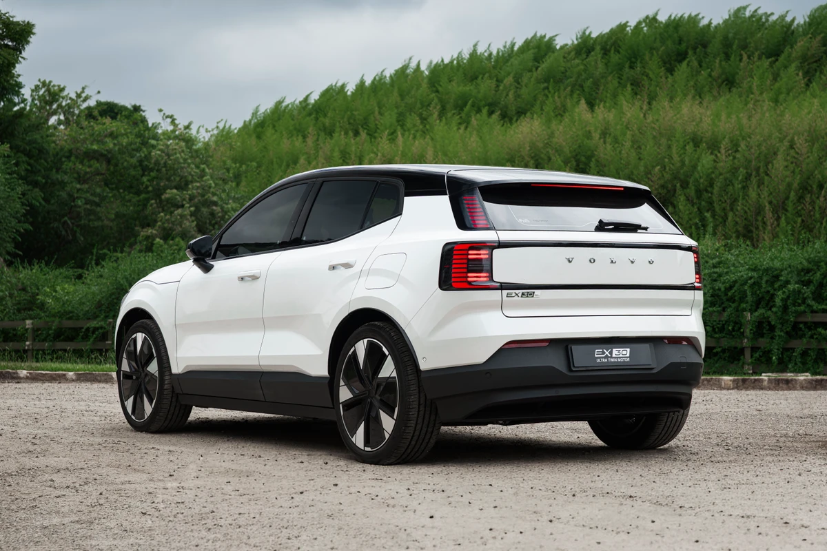 A autonomia com uma carga é de 316 quilômetros por Divulgação