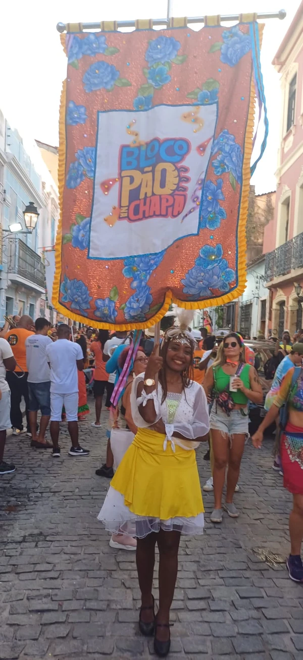 Em seu 4º ano de desfile, o bloco reafirma seu compromisso com a cultura, a inclusão e o fortalecimento do território