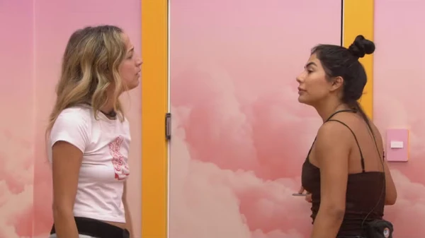 Samira discute com Marciele