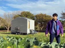 Imagem - Jovem conta como é viver em microcasa móvel que pode ser solução para habitação no futuro