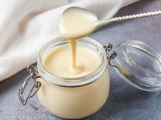 Imagem - Anvisa proíbe leite condensado por risco de intoxicação por bactéria