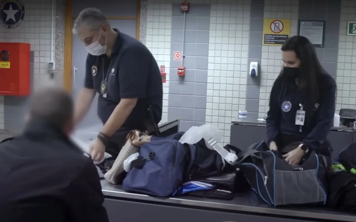 Aeroporto Área Restrita mostra trabalho da Receita por Divulgação