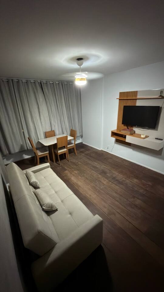 Apartamento a 200 m do Circuito Barra/Ondina, no Airbnb, por R$ R$ 100.285,00 por Reprodução/ Airbnb
