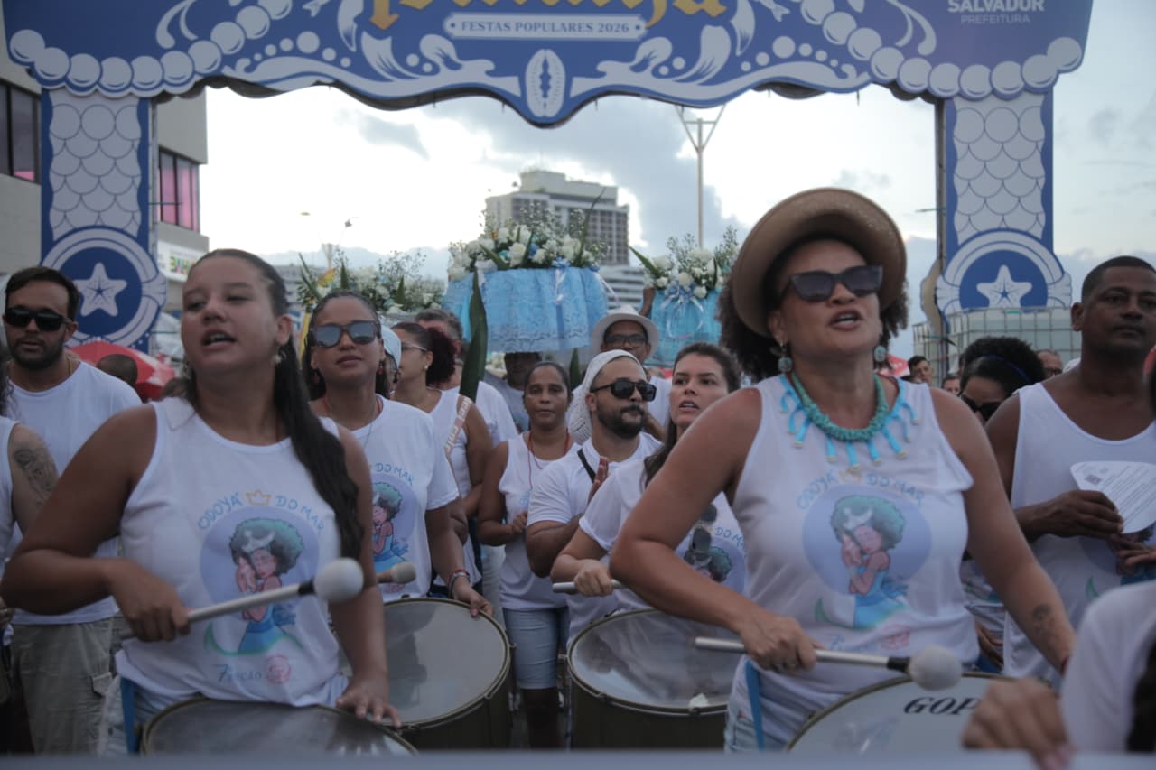 Dois de fevereiro levou multidão ao Rio Vermelho para homenagear Iemanjá por Sora Maia/CORREIO