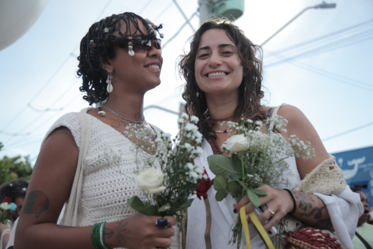 Dois de fevereiro levou multidão ao Rio Vermelho para homenagear Iemanjá por Sora Maia/CORREIO