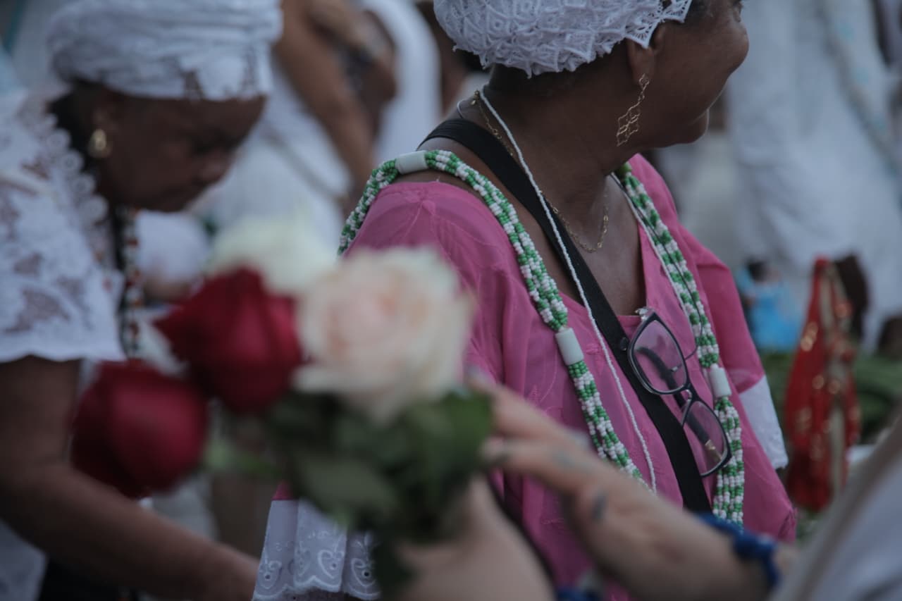 Dois de fevereiro levou multidão ao Rio Vermelho para homenagear Iemanjá por Sora Maia/CORREIO
