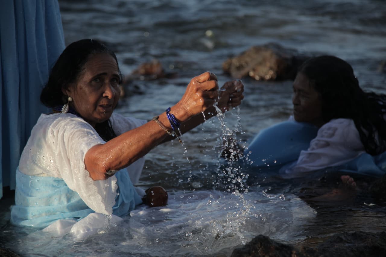 Dois de fevereiro levou multidão ao Rio Vermelho para homenagear Iemanjá por Sora Maia/CORREIO