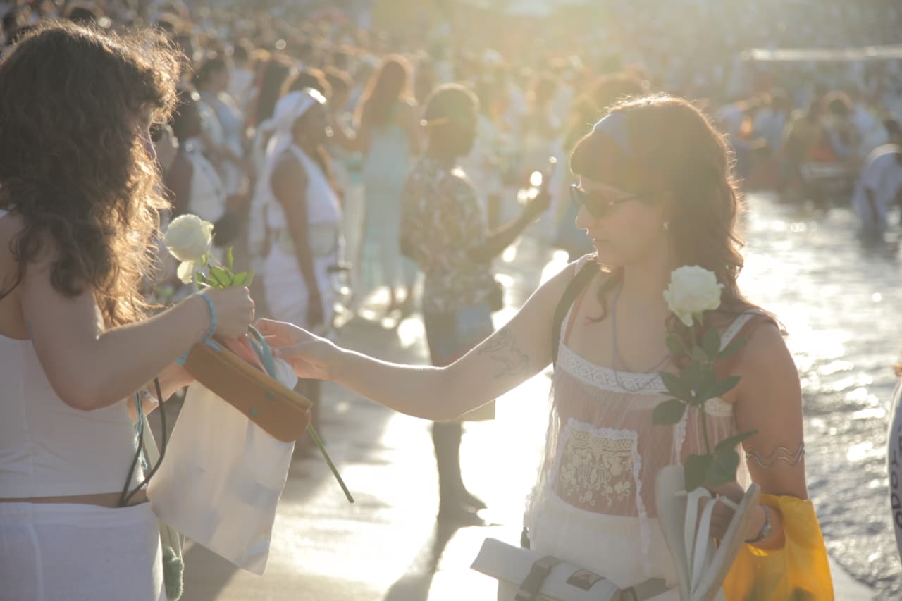 Dois de fevereiro levou multidão ao Rio Vermelho para homenagear Iemanjá por Sora Maia/CORREIO