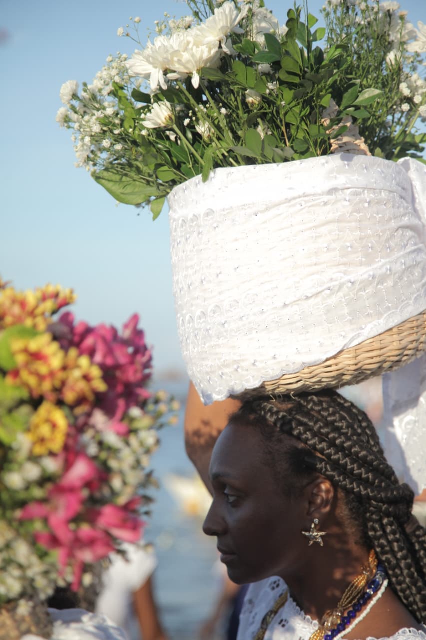 Dois de fevereiro levou multidão ao Rio Vermelho para homenagear Iemanjá por Sora Maia/CORREIO