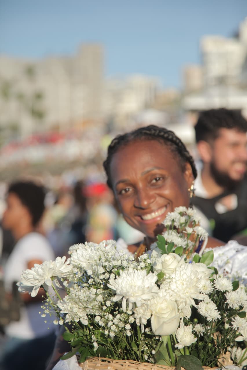 Dois de fevereiro levou multidão ao Rio Vermelho para homenagear Iemanjá por Sora Maia/CORREIO