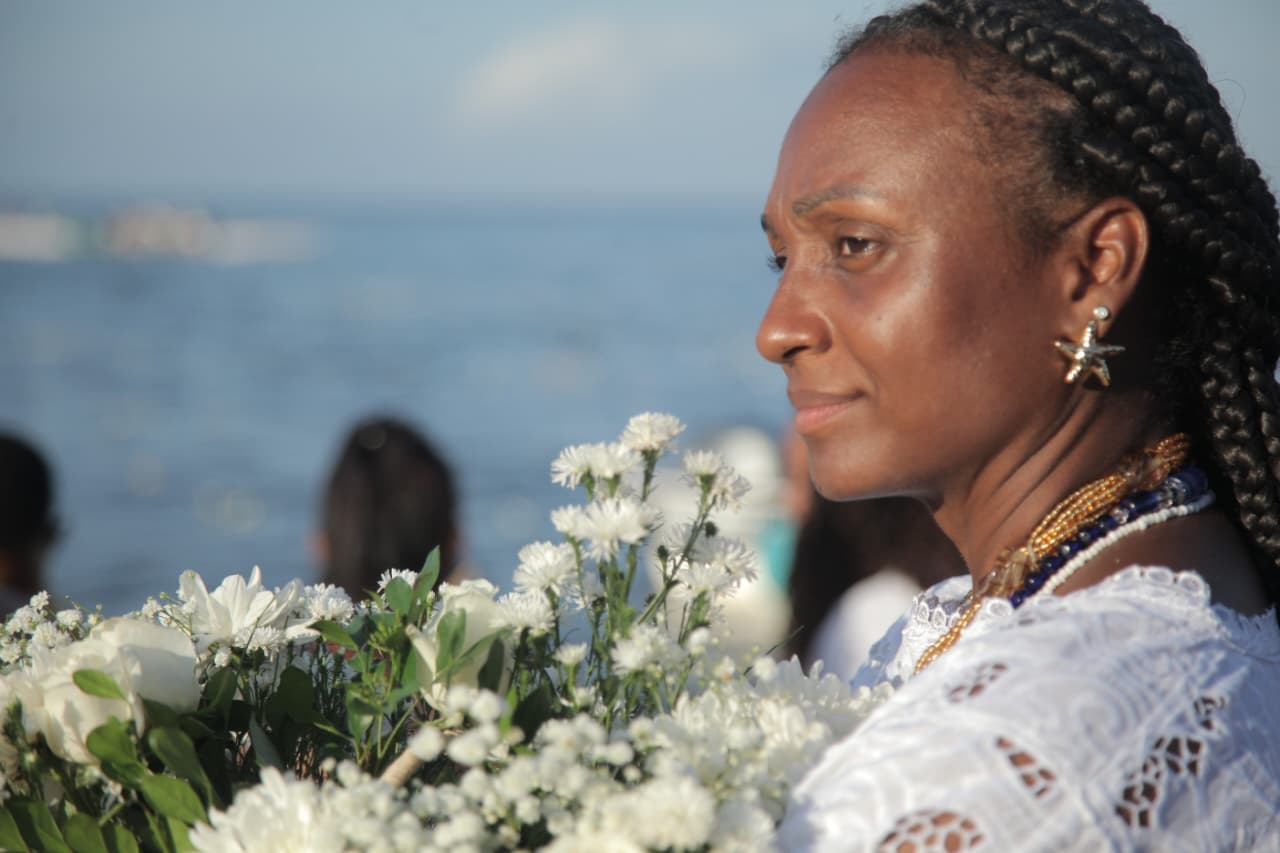 Dois de fevereiro levou multidão ao Rio Vermelho para homenagear Iemanjá por Sora Maia/CORREIO
