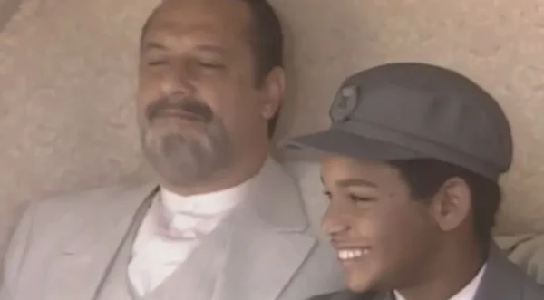 Hoje Guilherme é adestrador de cães por Reprodução | Redes Sociais