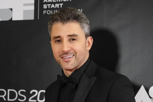 Influenciador Juan Pena por Reprodução