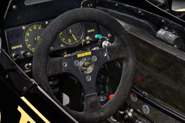 Lotus 98T de Ayrton Senna por Divulgação