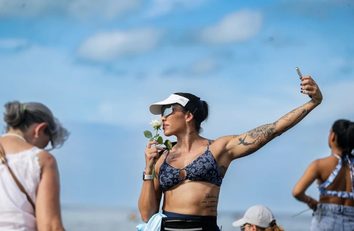 Momento instagramável no Rio Vermelho por Arisson Marinho