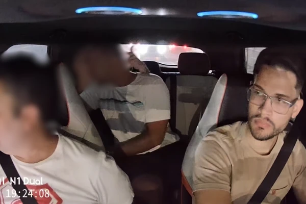 Motorista denunciou agressões na noite deste doming (1º) por Reprodução