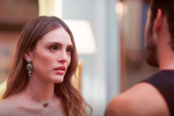 Naiane fica irritada com sucesso do João Raul e Agrado em 'Coração Acelerado'