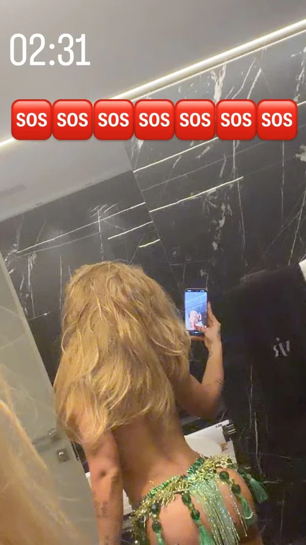 Virginia posa de topless após ensaio da Grande Rio por Reprodução/Redes Sociais 