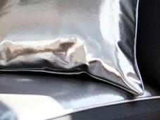 Imagem - Colocar papel alumínio debaixo do colchão evita gastos de limpeza e protege a saúde