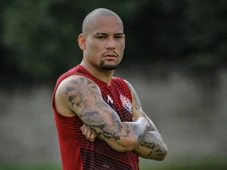 Imagem - Ex-Vitória faz gol em Ochoa e brinca: ‘Parou Neymar, mas não conseguiu me parar’