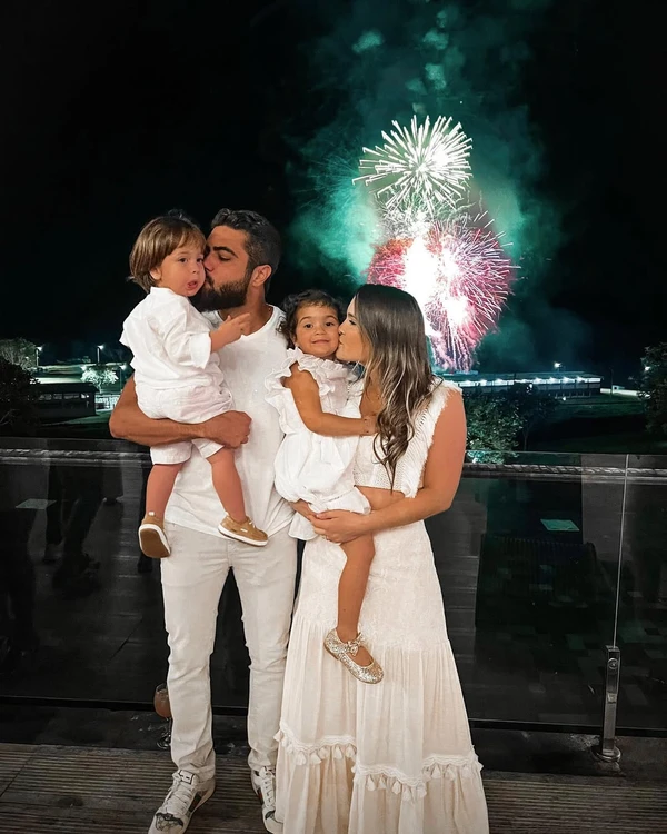 Amanda Vasconcelos, esposa do cantor sertanejo Henrique por Reprodução/Instagram