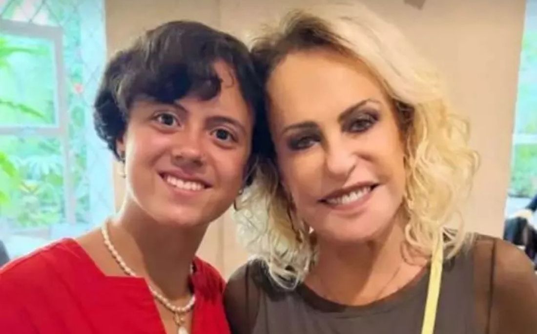 Ana Maria Braga celebra os 15 anos da neta Joana e emociona com foto rara em família por Reprodução/Instagram