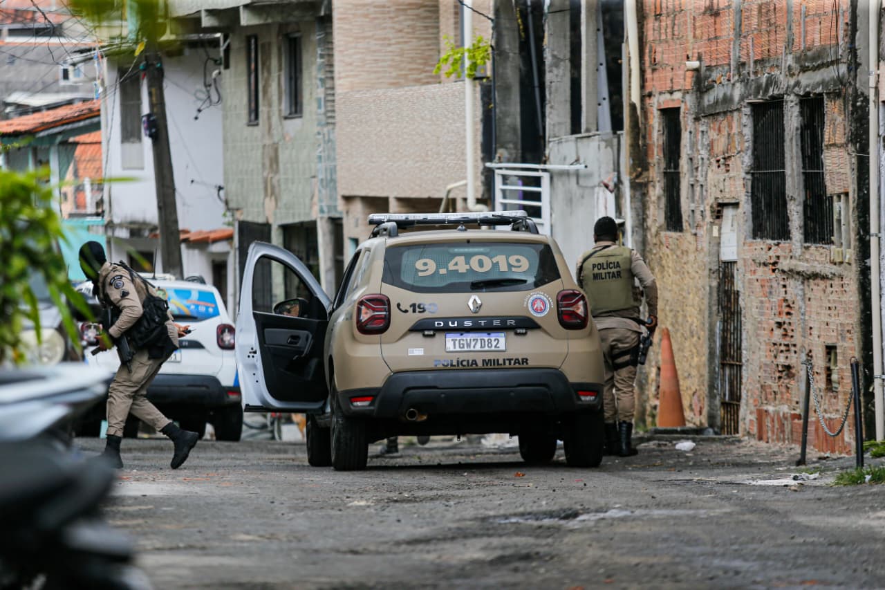 Após morte de PM: tensão no Nordeste de Amaralina por Arisson Marinho/CORREIO