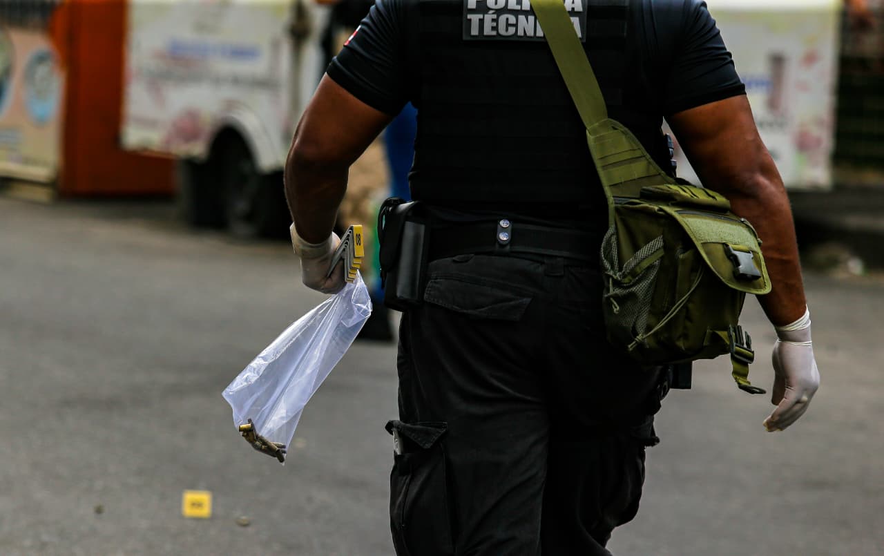 Após morte de PM: tensão no Nordeste de Amaralina por Arisson Marinho/CORREIO