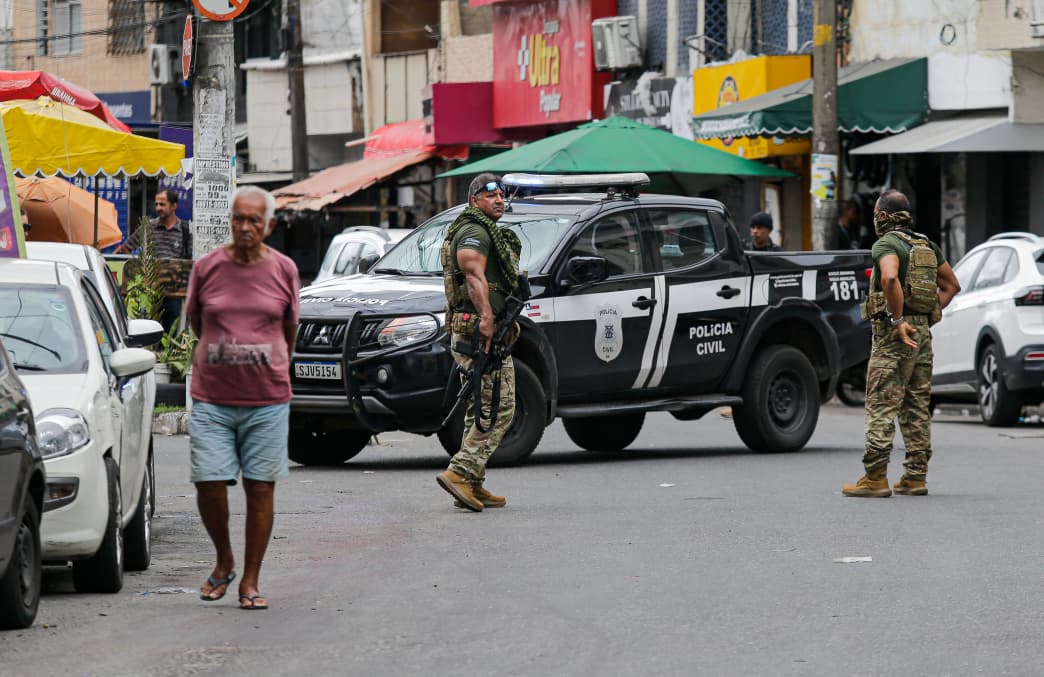 Após morte de PM: tensão no Nordeste de Amaralina por Arisson Marinho/CORREIO