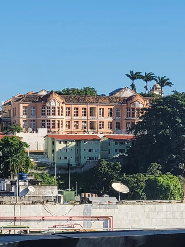 Faculdade de Medicina da Bahia (FMB), vista da Baía de Todos os Santos por Lucivaldo Alves/Reprodução