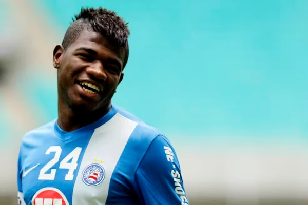 Feijão com a camisa do Bahia por Felipe Oliveira/EC Bahia