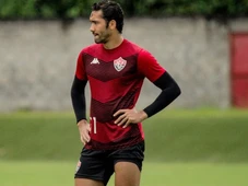 Imagem - Volante que passou pelo Vitória é apresentado em novo clube e dispara: 'Torcedor é muito chato'
